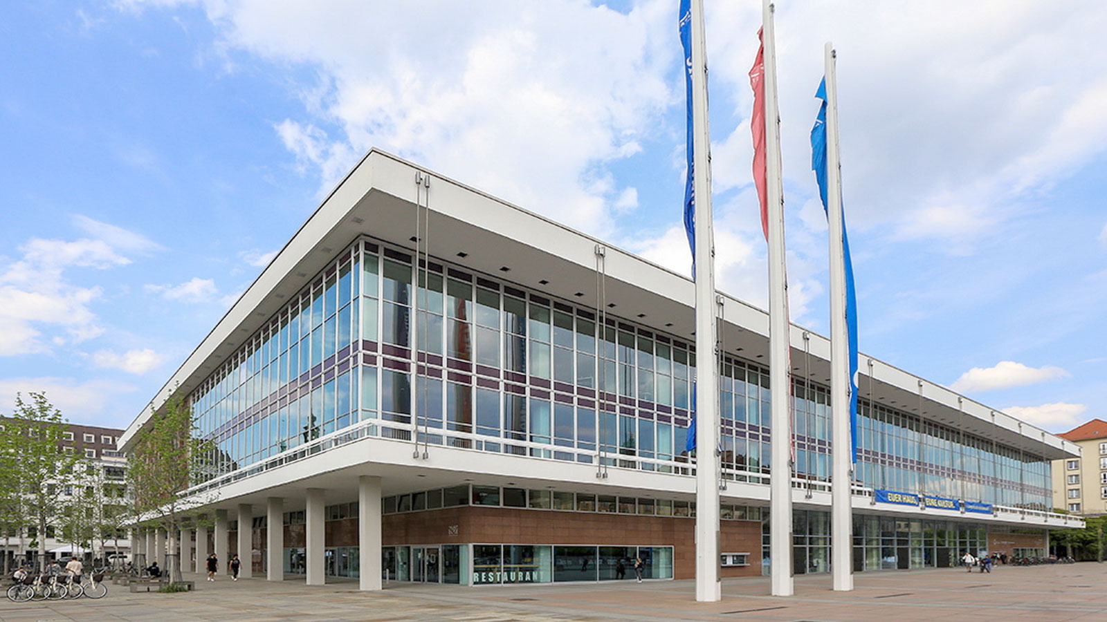 Außenaufnahme einer Einrichtung der Städtischen Bibliotheken Dresden